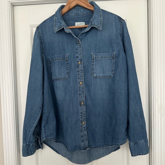 Universal Thread Blue Denim Shirt - Picture 2 of 9